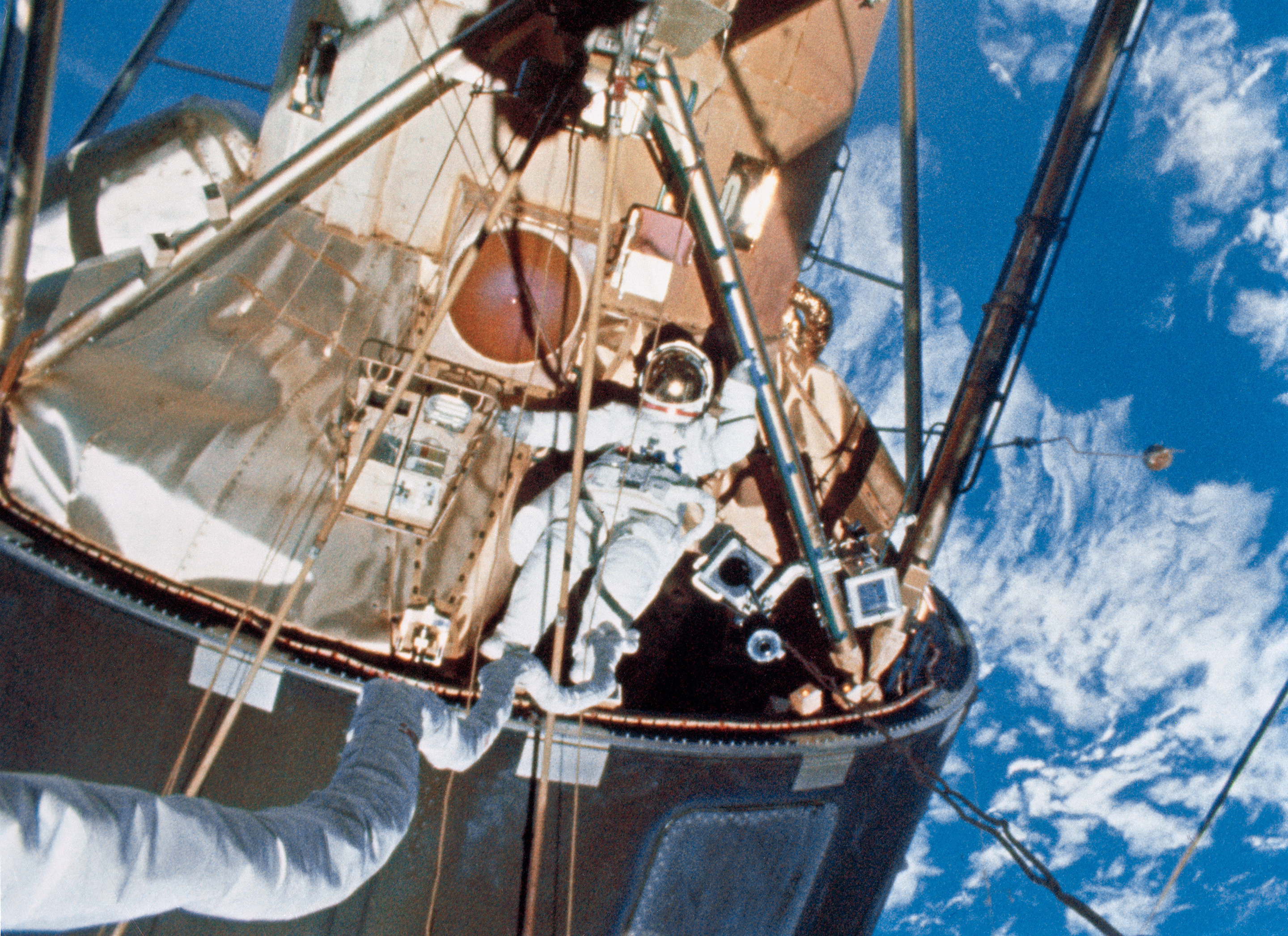 Scientist-astronaut Ed Gibson has just egressed the Skylab EVA hatchway during the final Skylab Extravehicular Activity EVA which took place on February 3, 1974. Photo: NASA