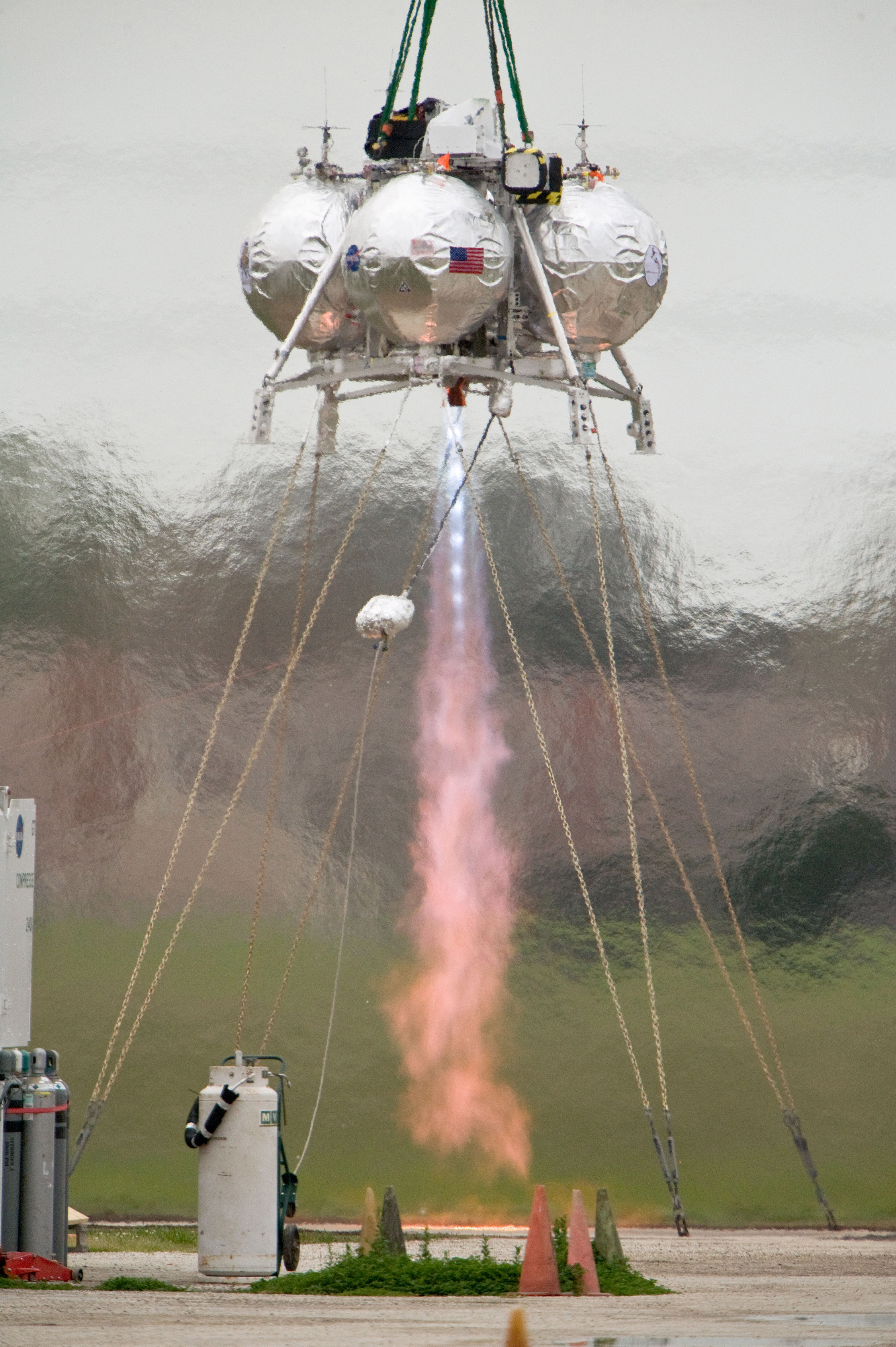 A successful hot fire test of the Morpheus engine in February 2012. Credit: NASA/Lauren Harnett