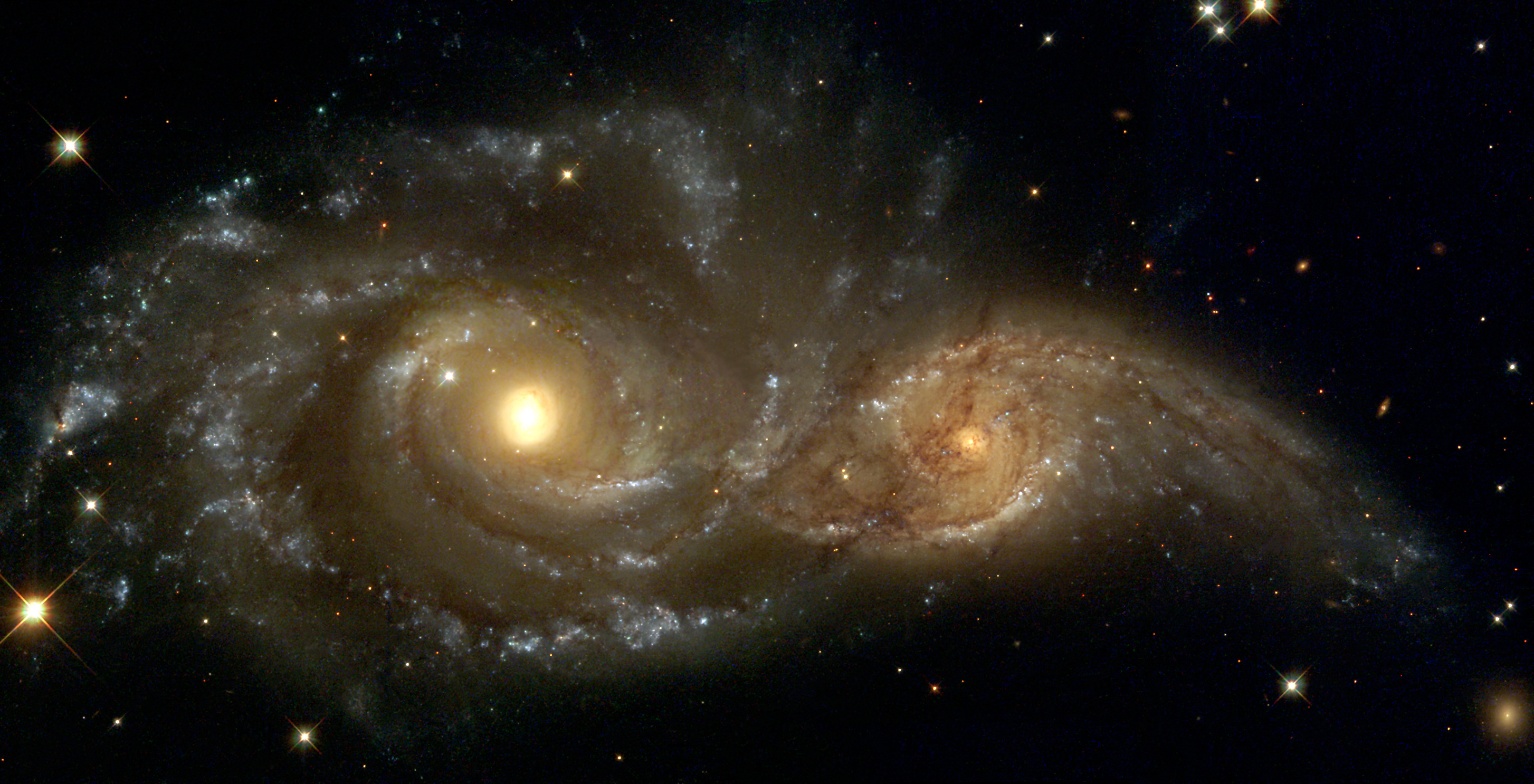 HUBBLE'S TOP 100 • #40 • Credit: NASA/ESA and The Hubble Heritage Team (STScI)